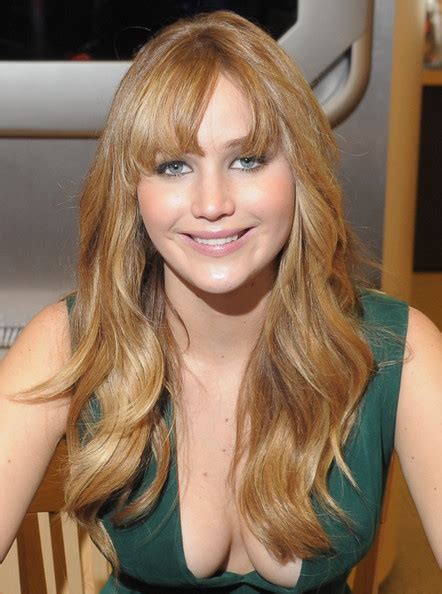 Buzzfeed headed down to the hunger games: Jennifer Lawrence Photos Photos - "The Hunger Games" Cast ...