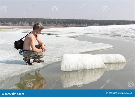 The Gray Haired Man With A Naked Torso The Considering Ice Stock Image Image Of Healthy
