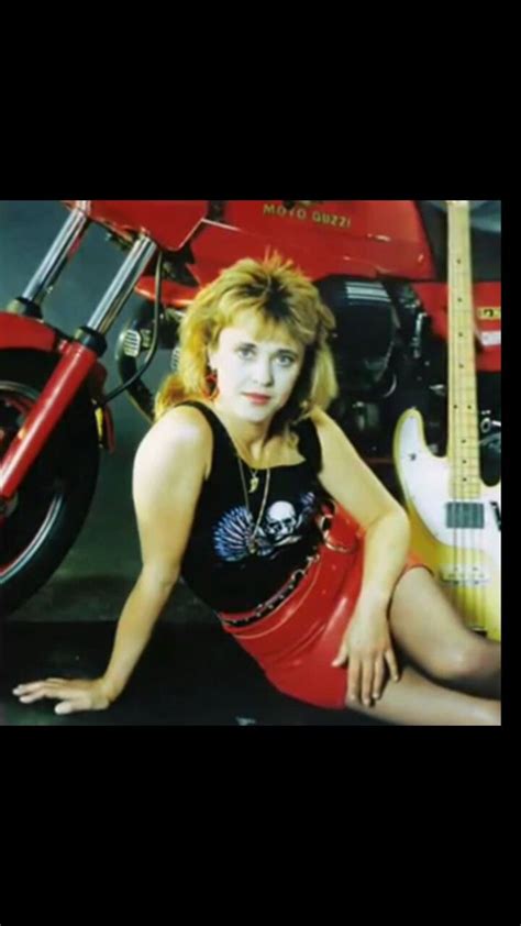 Suzi Quatro Queen Of Rock Roll Female Guitarist Female