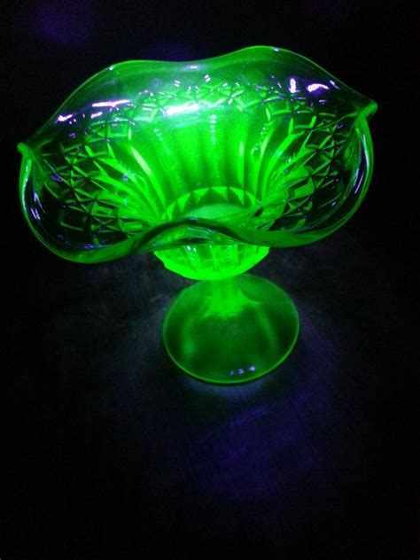 Vaseline Uranium Glowing Green Vintage Kanawha Glassware Vase Etsy