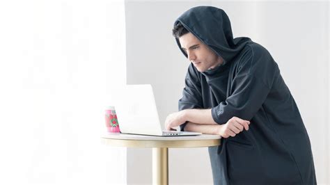 This Graphene Hoodie Warms Up At Least 5 Degrees Within A Minute