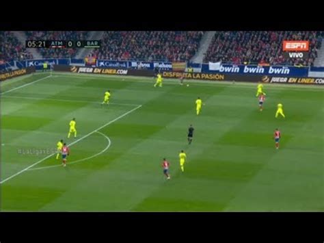 Rueda el balón en el parque de los príncipes. Partido Atletico De Madrid Hoy Gratis En Directo