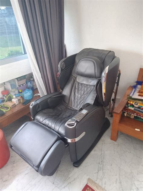 Osim Ulove 2 Massage Chair Furniture And Home Living Furniture Chairs