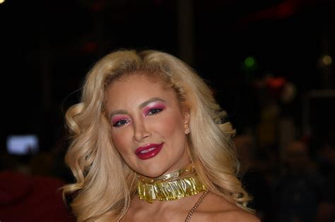 nicolette shea with lipstick on her teeth at the 2021 exxxotica nj a photo on flickriver
