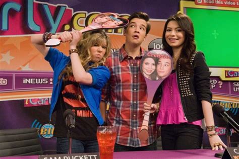 Wake up, members of icarly nation. "iCarly" Revival With Original Cast Members Set at ...