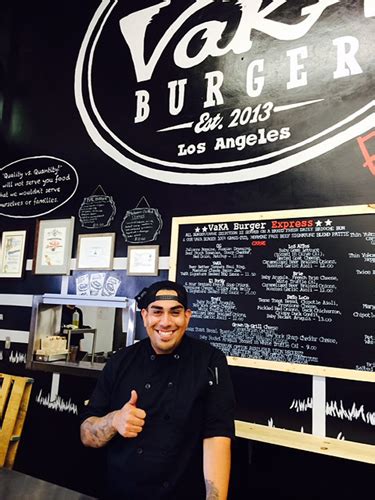 Interview Aaron Pérez Dishes Up Vaka Burgers And More