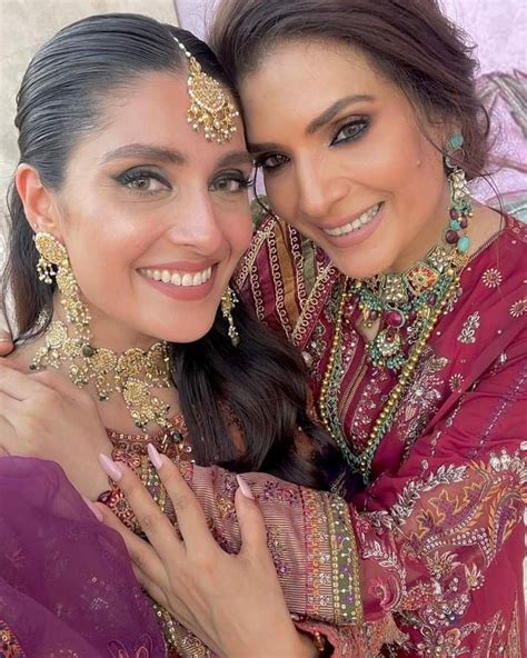 Ayeza Khan And Reshum Ayeza Khan Beautiful Actresses Handsome