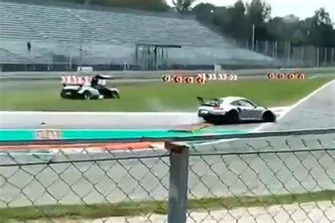 Top 48 Images Porsche Crashes Into Pagani Story Vn