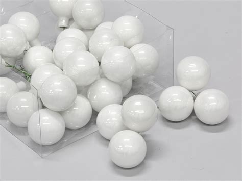 Box Of 36 White Glass Balls D40mm