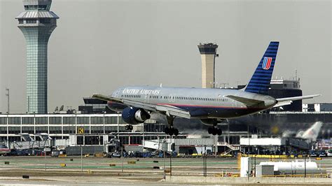 Severe Weather Prompts Ground Stop At Chicago Airports Trendradars