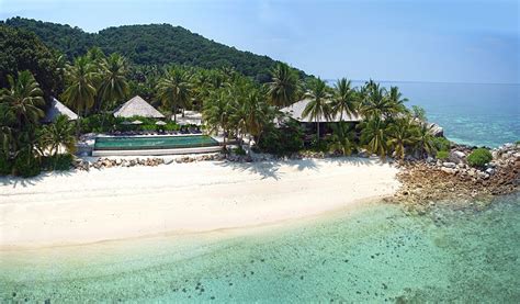 Tad marine resort is naturally sandwiched between the sparkling blue. Batu Batu - Pulau Tengah | Resor