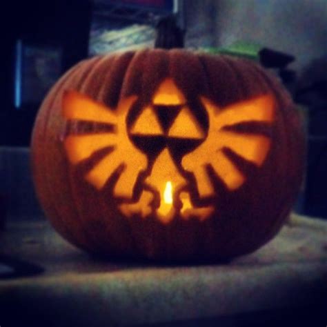 This Years Pumpkin Legend Of Zelda Hyrulian Crest D Pumpkin