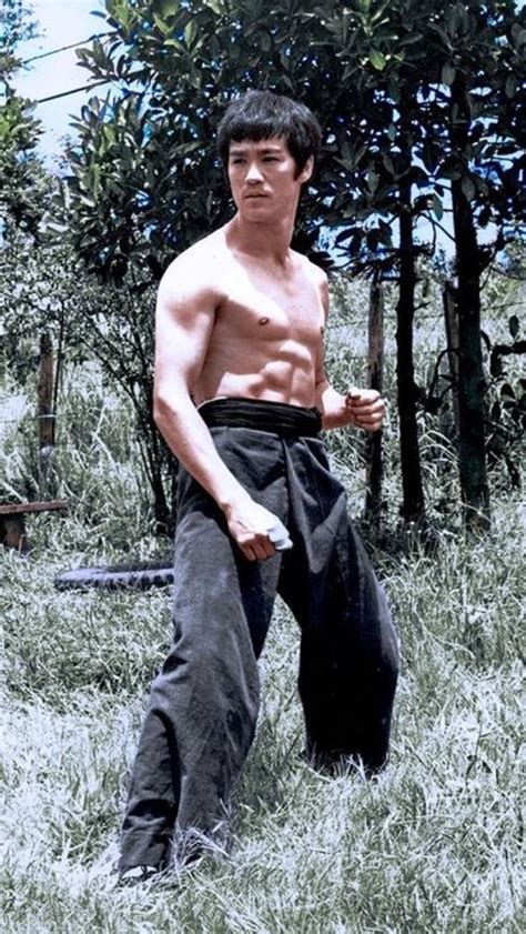 Pin By On Bruce Lee Bruce Lee Photos Bruce Lee Martial