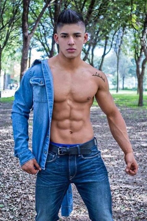 gorgeous men muscle hunks men s muscle ripped muscle hommes sexy raining men muscular men