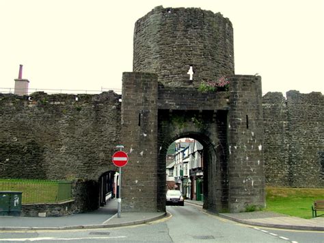 Conwy Town Walls © George Tod Cc By Sa20 Geograph