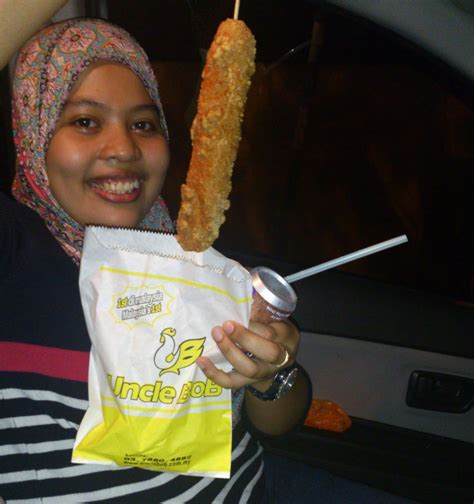 Posted by nikel khor at 12:31 am. My Life & My Loves ::.: Uncle Bob Fried Chicken