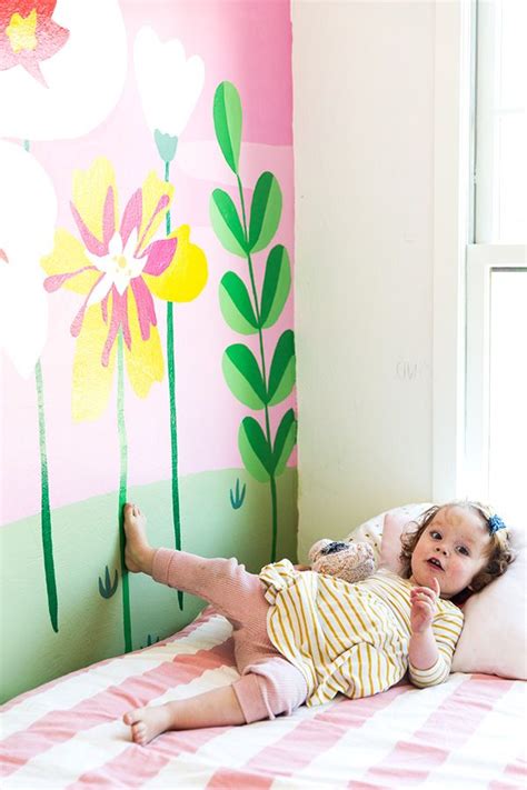 A Hand Painted Wall Mural Say Yes In 2021 Wall Murals Painted Kids