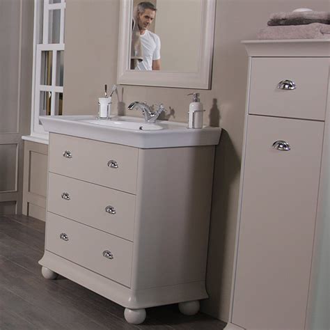 But bring a little personality to the look and feel of your bathroom. Valencia Cream 900mm 3 Drawer Vanity Unit
