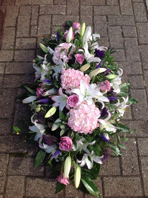 Use these to get ideas or order direct online from the links on this page. Pin on Moms funeral flower ideas
