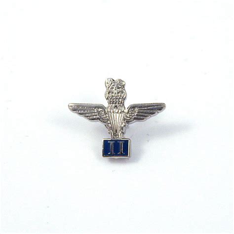Small Parachute Regiment Lapel Badge With Battalion Number I Ii Iii
