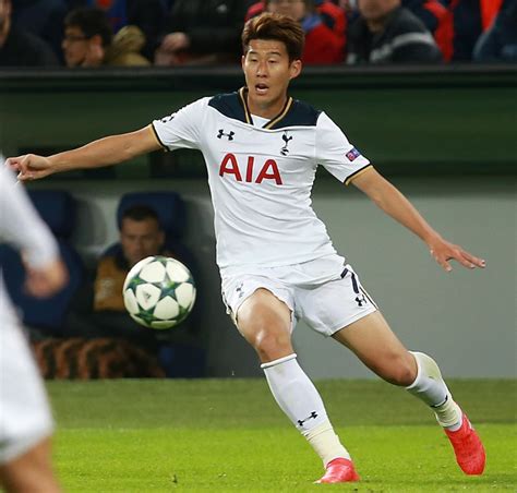Son sticks to what he's good at, playing football and delighting tottenham and south korea fans. File:Son Heung-min 2016.jpg - Wikimedia Commons
