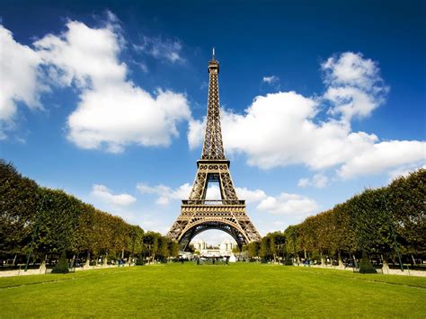 The eiffel tower is the tallest and most known structure in paris, france. Paris: Paris Eiffel Tower Wallpaper