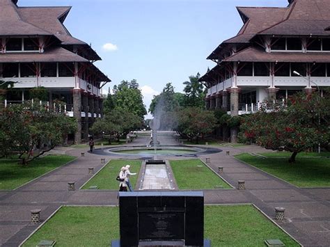 Itb Tetap Menjadi Salah Satu Perguruan Tinggi Terbaik Indonesia