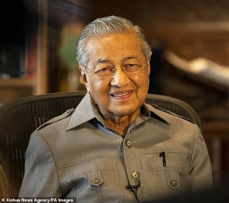 Mahathir bin mohamad becomes the 'world's. Anti-Semitic Malaysian Prime Minister being given a feted ...