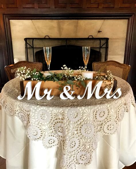 Mr and Mrs Wedding Signs Table Decoration. Rustic Wedding | Etsy