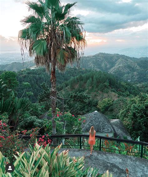 There is a double bed in the loft (ladder access) and a pull out couch in the sitting area. 27 Extraordinary Photos Taken at Strawberry Hill ...