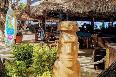 10 can t miss beach bars in aruba a taste for travel