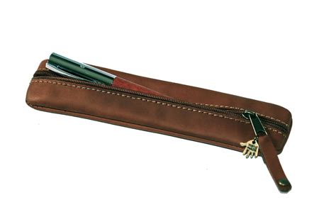 Federmäppchen sind aus dem schulrucksack nicht wegzudenken! Federmäppchen aus feinstem Anilinleder