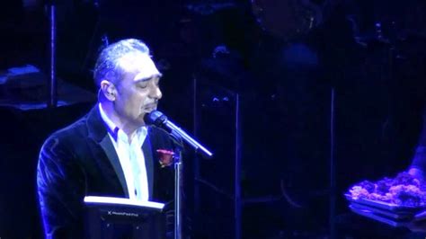 #notis_sfakianakis | 5264 people have watched this. Notis Sfakianakis-Δεν Υποχωρώ (Live) - YouTube