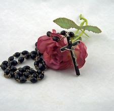 Stones may have been used to create the jewelry. Instructions to Make Rosary Beads From Rose Petals | eHow ...