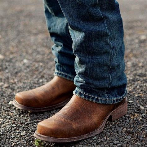 How to break in leather cowboy boots. Ariat Western Cowboy Boot Review | CowboyBootsHub.com