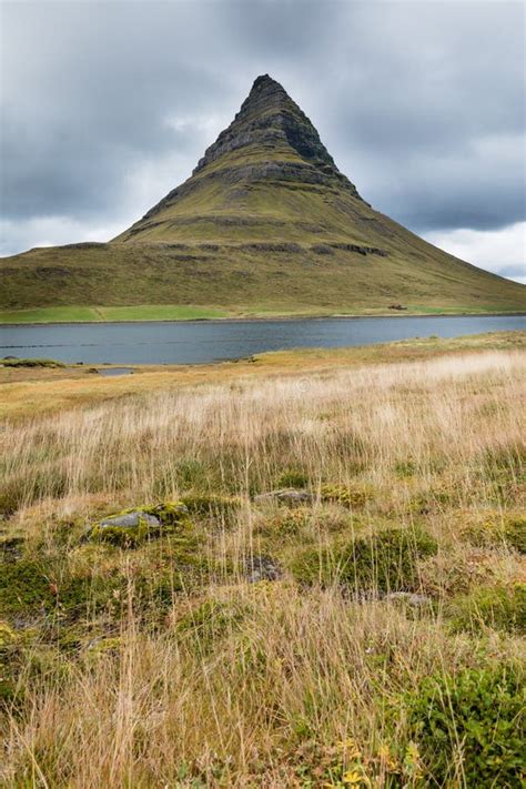 Kirkjufell Berg Auf Snaefellsnes Halbinsel Island Stockfoto Bild Von