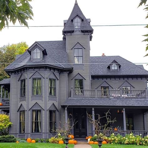 34 Amazing Gothic Revival House Design Ideas Spanish Style Searchomee