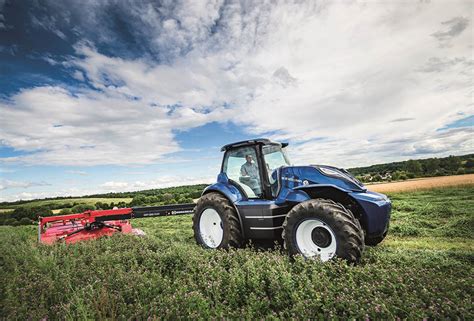 New Holland Agriculture Unveils Methane Powered Concept