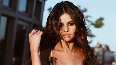 3840x2160 Selena Gomez In 2018 4k Hd 4k Wallpapers Images Backgrounds