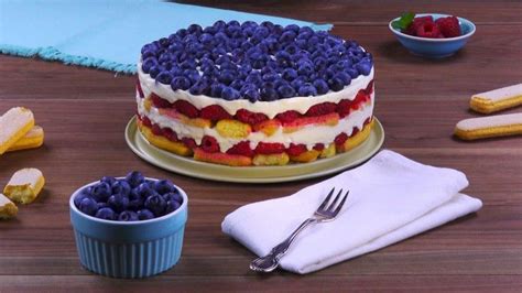 Check spelling or type a new query. Das Löffelbiskuit Kuchen Rezept kommt ganz ohne Backen aus ...