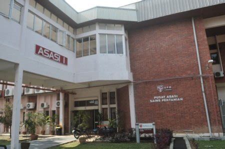 Perancangan program pengajian akademik di pusat asasi sains meliputi bidang sains dan. Asasi (Foundation)