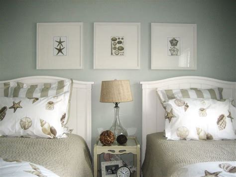 Coastal themes don't have to feature sand and seashells unless you want them to. 50 Gorgeous Beach Bedroom Decor Ideas
