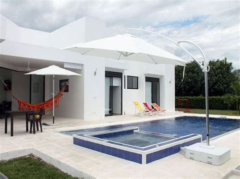 Un equipo de expertos en la gestión de patrimonio inmobiliario, se encargarán de la completa gestión de la administración de bienes inmuebles, y le permitirán obtener y disfrutar de la mayor rentabilidad con la máxima seguridad. Casa en Alquiler Condominio El Imperio | Condominios ...