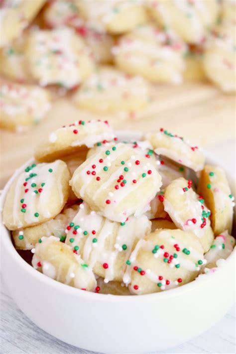 Here are 10 delicious cookie recipes that are perfect for winter holiday tables. Christmas Sugar Cookie Bites | Wishes and Dishes