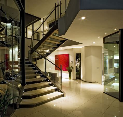 Huge Modern Home In Hollywood Style By Nico Van Der Meulen Architects