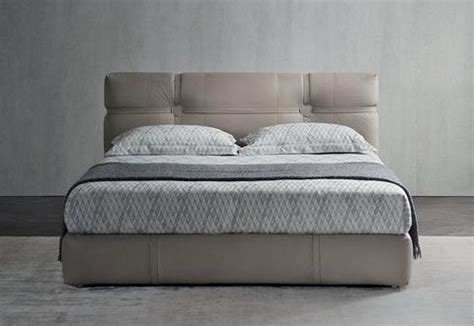 Mandarine è un letto della nuova collezione flou, ideato dai designer emanuela garbin e mario dell'orto. Letti matrimoniali moderni con contenitore, le novità 2019