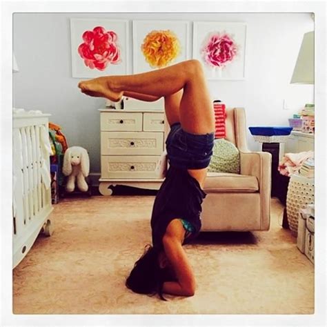 Hilaria Baldwin Posts Yoga Posture Photos Daily For New Years Resolution Yoga Postures Post