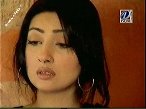 Pakistani Television Captures And Hot Models Ayesha Khan Closeup Snaps