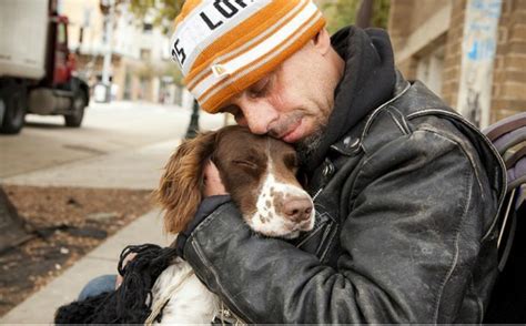 Homeless People And Their Dogs Show Their Love In Heartwarming Photos