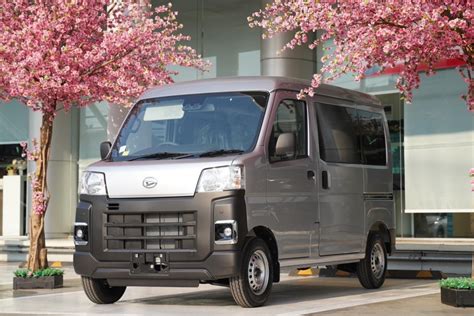 All New Daihatsu Hijet Cargo K Car